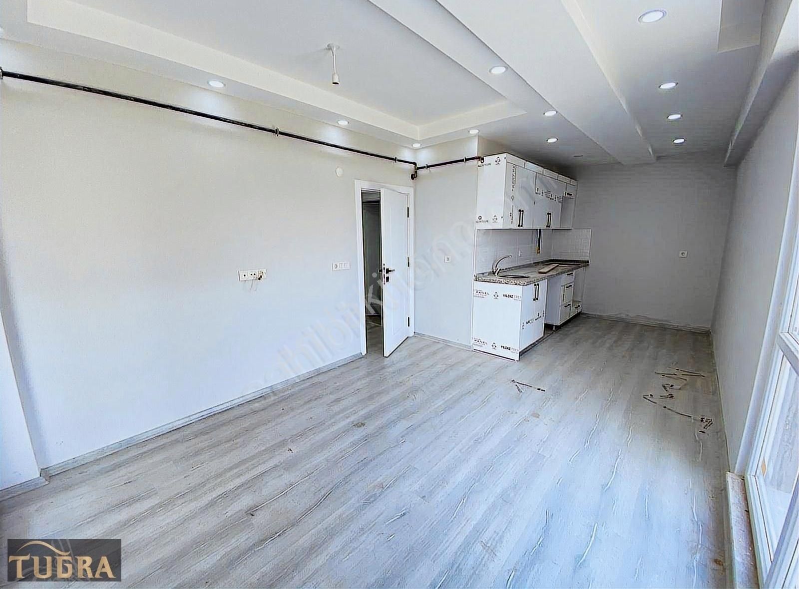 Havuzlu Site İçerisinde Arakat Kat Cephe Seçenekli 1+1 Daireler - Görsel 9