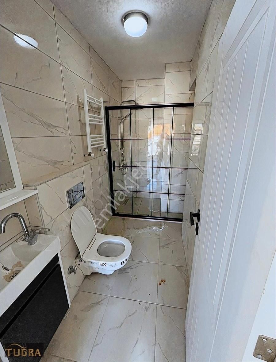 Tuğra'dan Bulvar Cephe'li Bina'da Arakat Satılık 1+1 Daire - Görsel 2