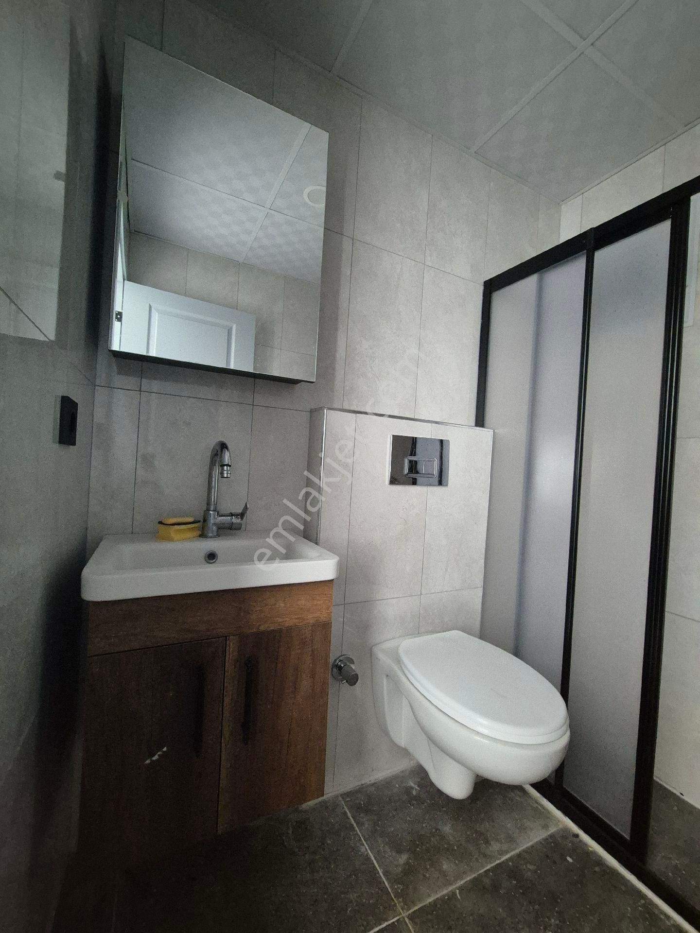 Gültepe'de 1+1 3'lü Ankastre Set Ve Şofbenli Az Katlı Kiralık Daire - Görsel 17