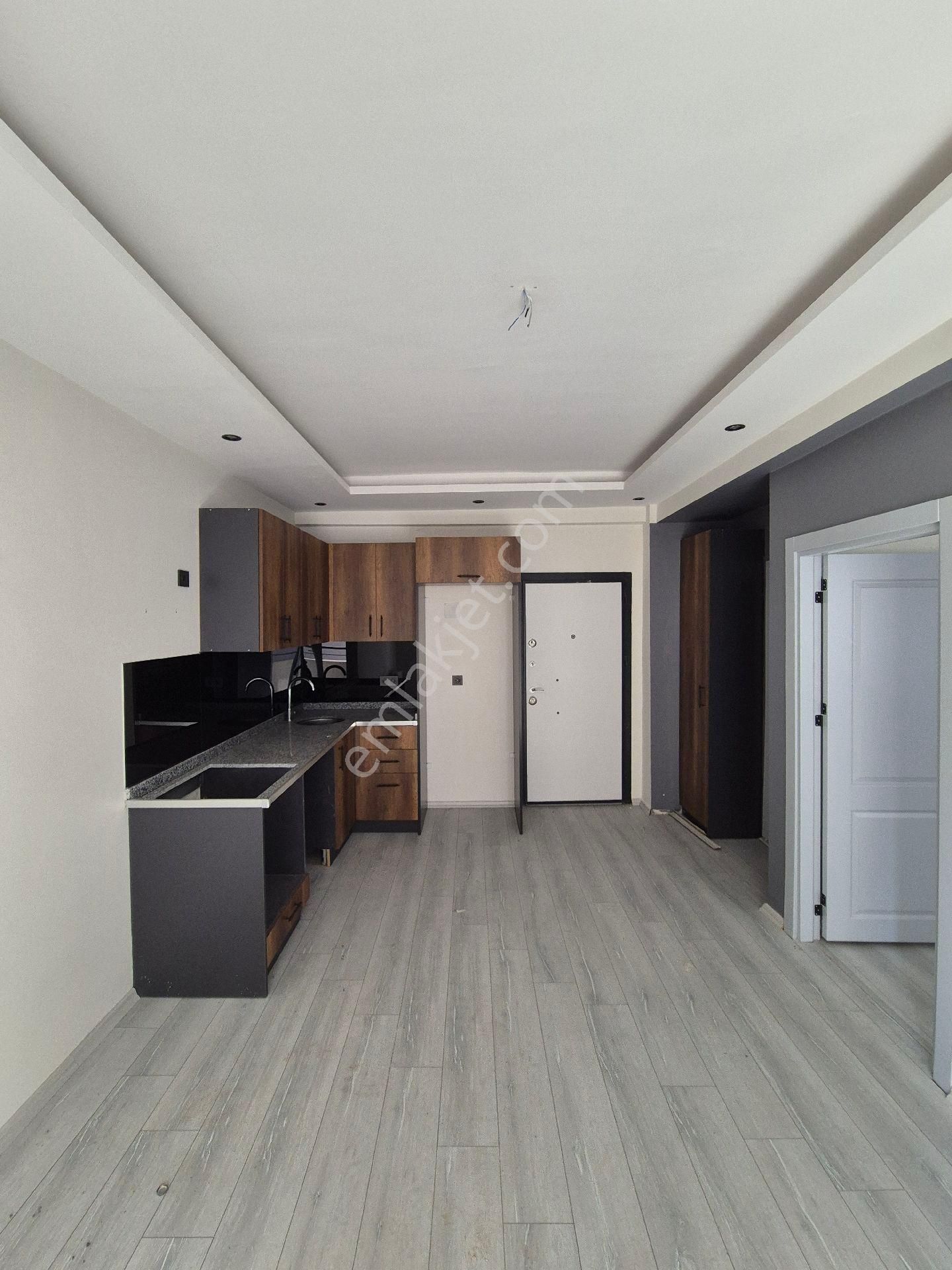 Gültepe'de 1+1 3'lü Ankastre Set Ve Şofbenli Az Katlı Kiralık Daire