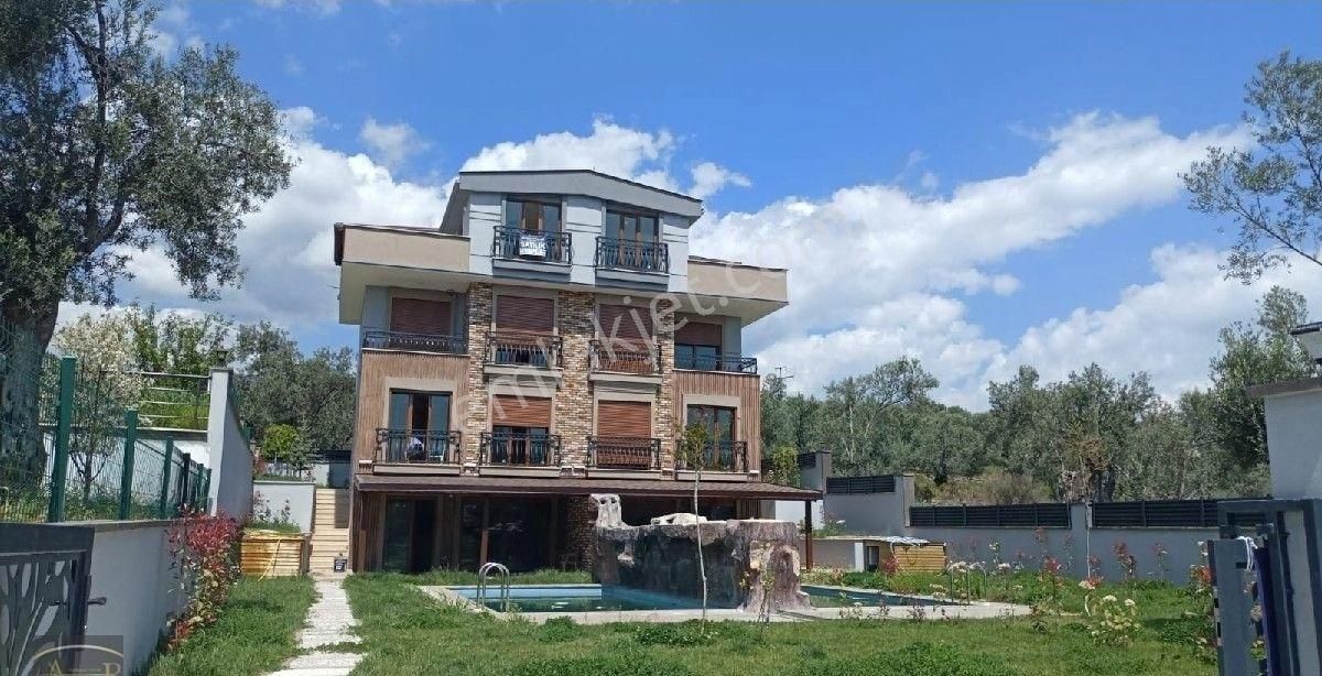 Balıkesir Güre Fener Mevki Havuzlu Süper Lüks Fourlex Müstakil Villa