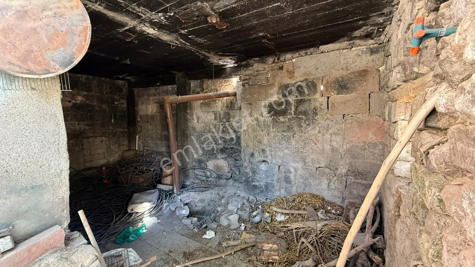 Öz Gaye Emlaktan Develi Aygöstende Satılık Tarihi Ev - Görsel 8