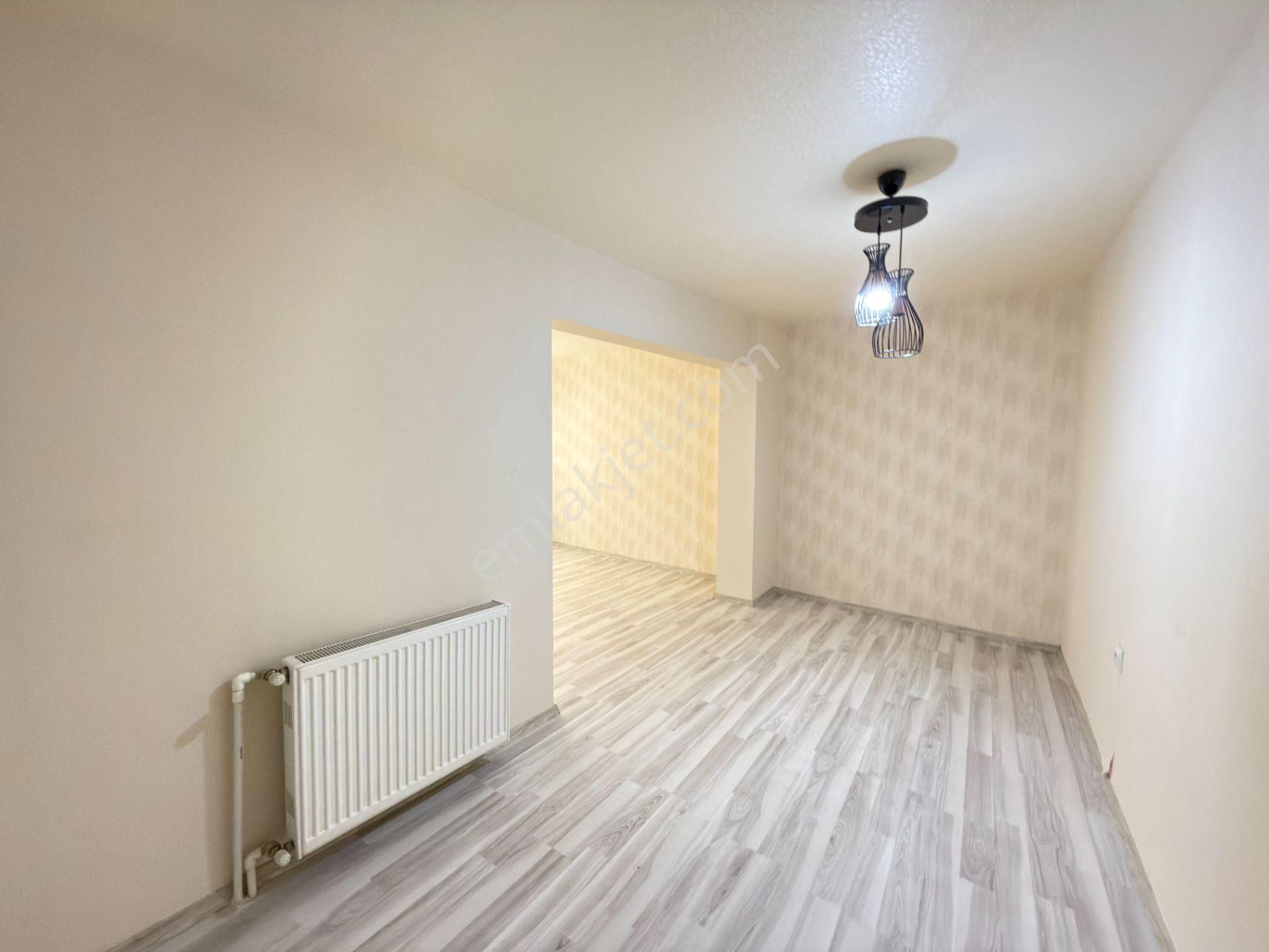 Adnan Yüksel Cad. Yakını 2+1 Kat Konumun'da Balkonlu Masrafsız - Görsel 8