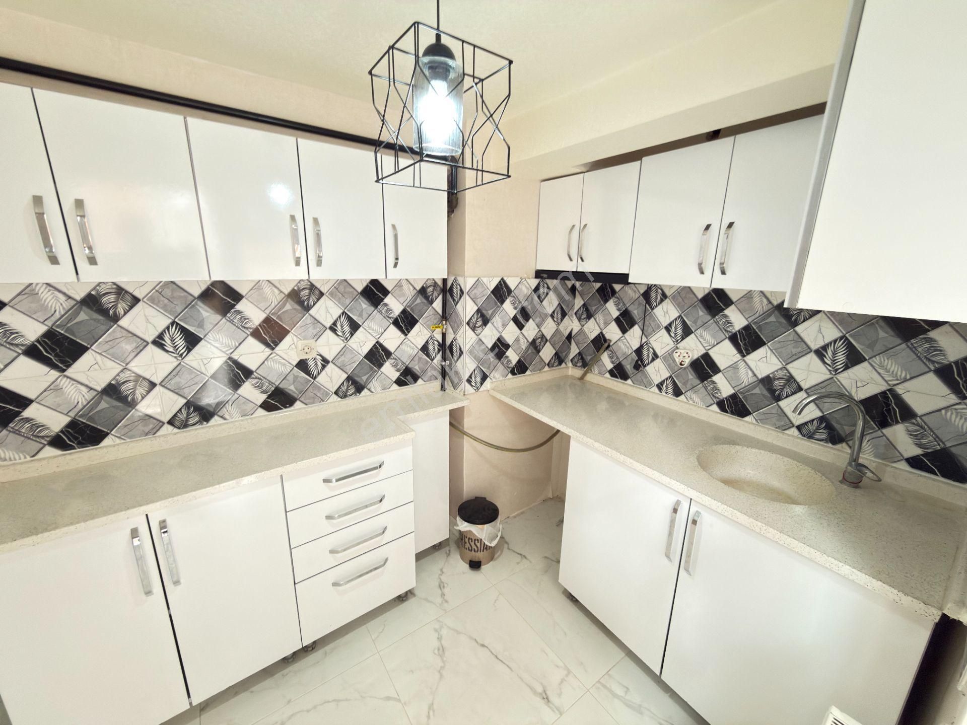 Adnan Yüksel Cad. Yakını 2+1 Kat Konumun'da Balkonlu Masrafsız - Görsel 3