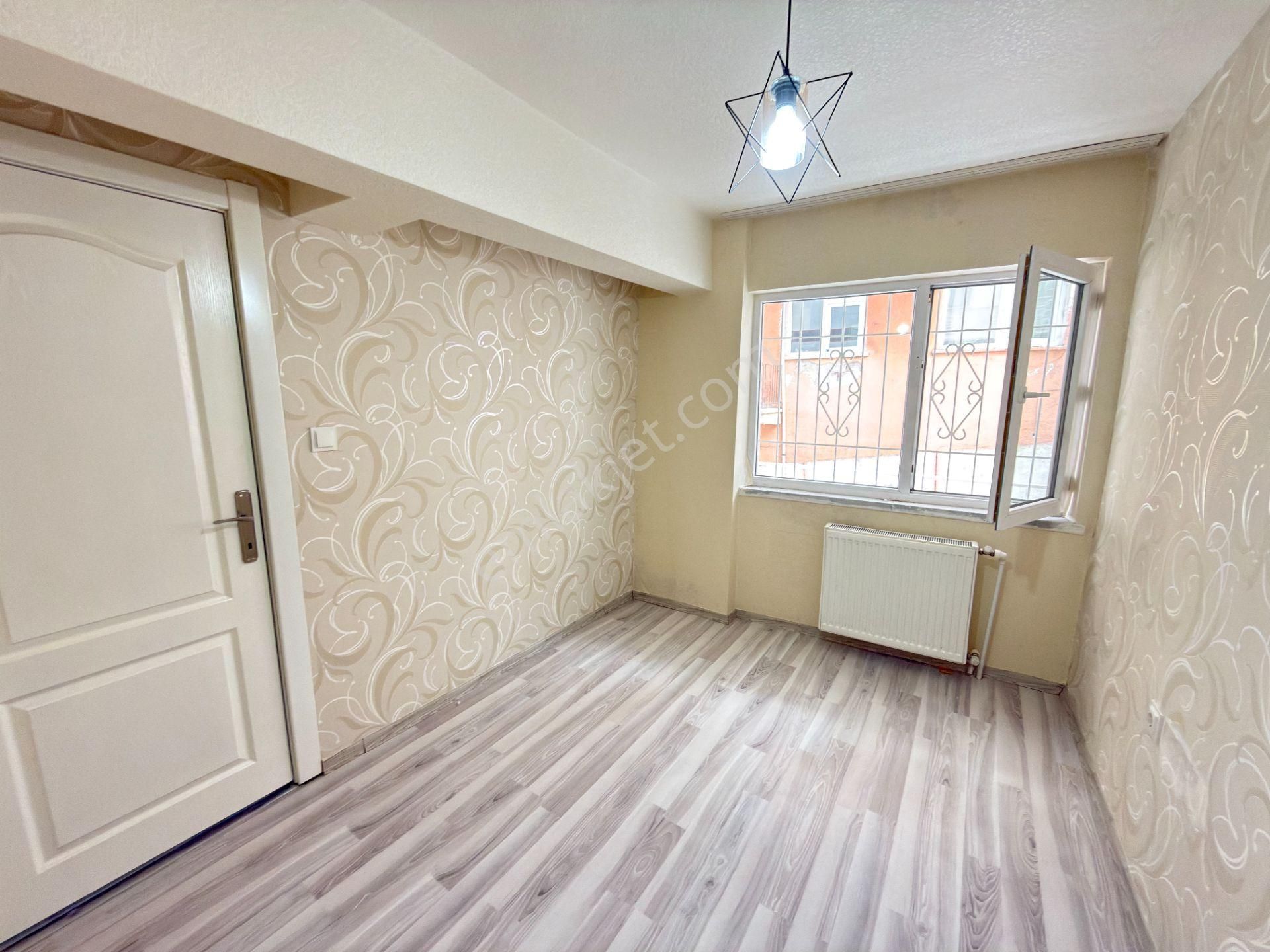 Adnan Yüksel Cad. Yakını 2+1 Kat Konumun'da Balkonlu Masrafsız - Görsel 18