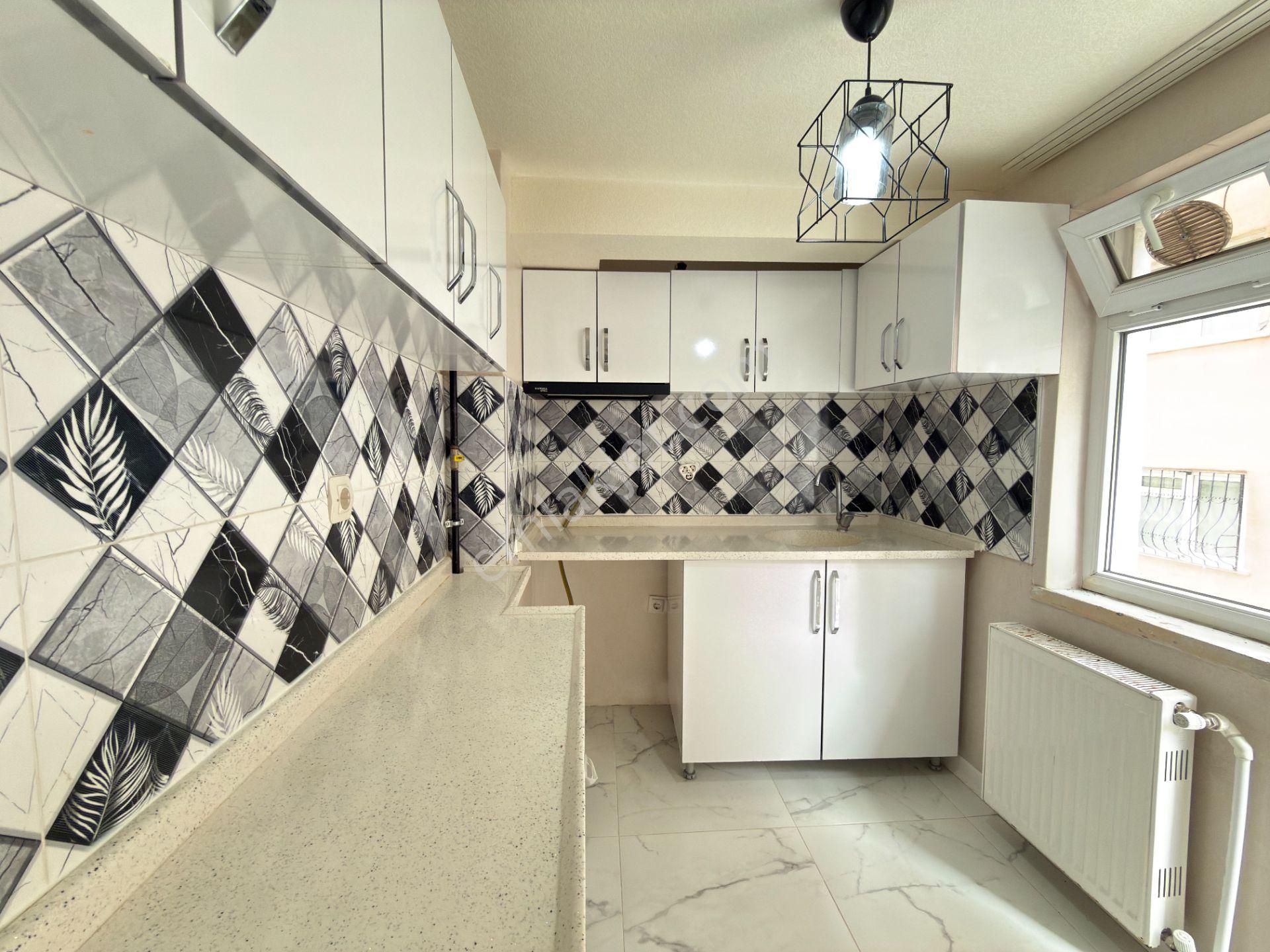 Adnan Yüksel Cad. Yakını 2+1 Kat Konumun'da Balkonlu Masrafsız - Görsel 4