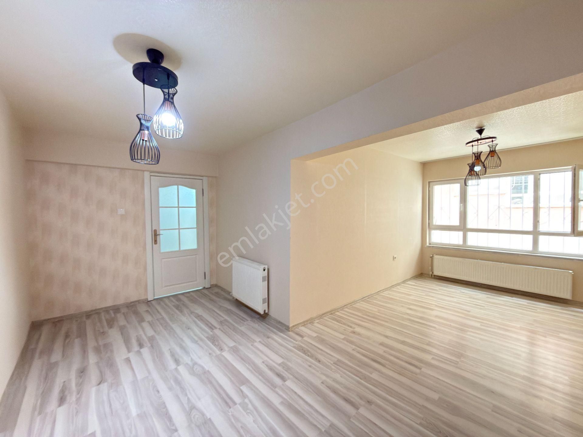 Adnan Yüksel Cad. Yakını 2+1 Kat Konumun'da Balkonlu Masrafsız - Görsel 9