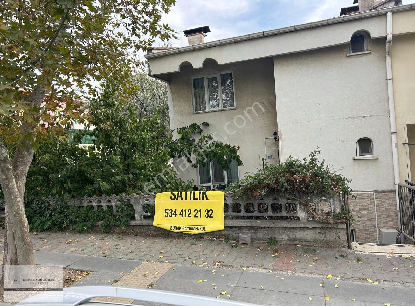 Batıkent Metro İstasyonu 2 Dak. Mesafe Full Yapılı Köşe Triplex