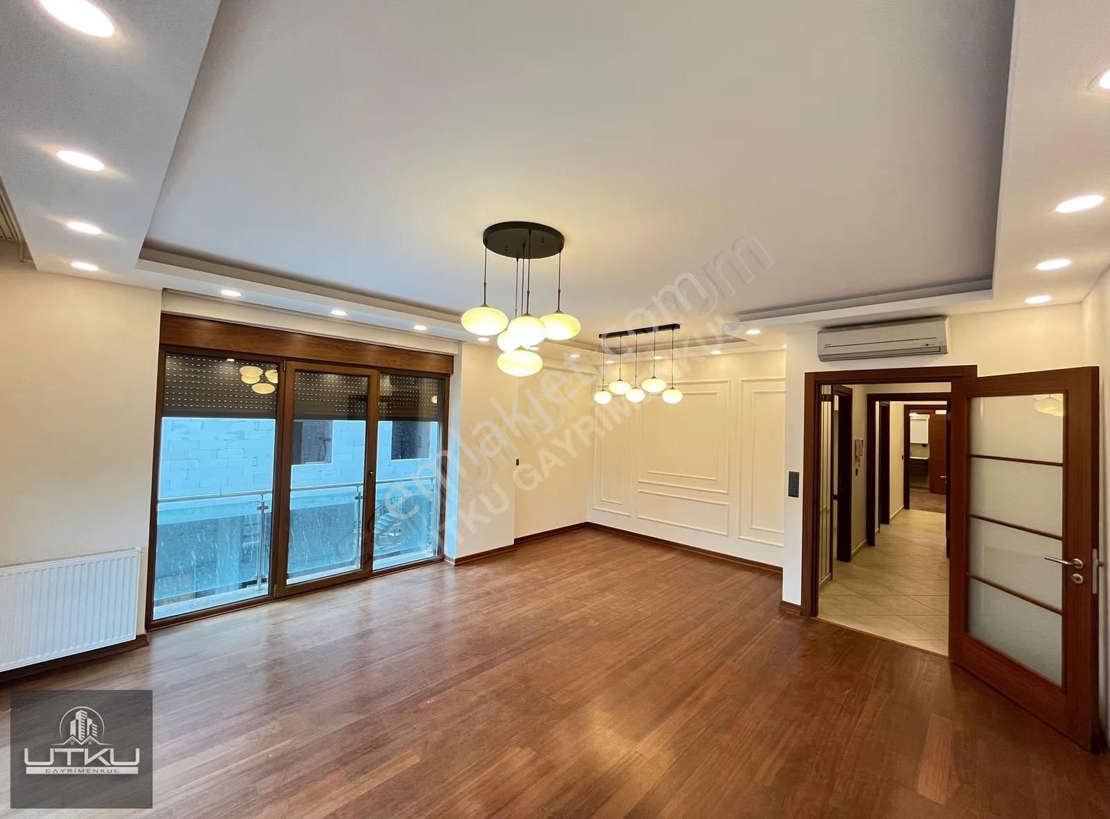 Utkudan Caddebostan Sahil Parselinde Balkonlu 2+1 Satılık Daire - Görsel 11