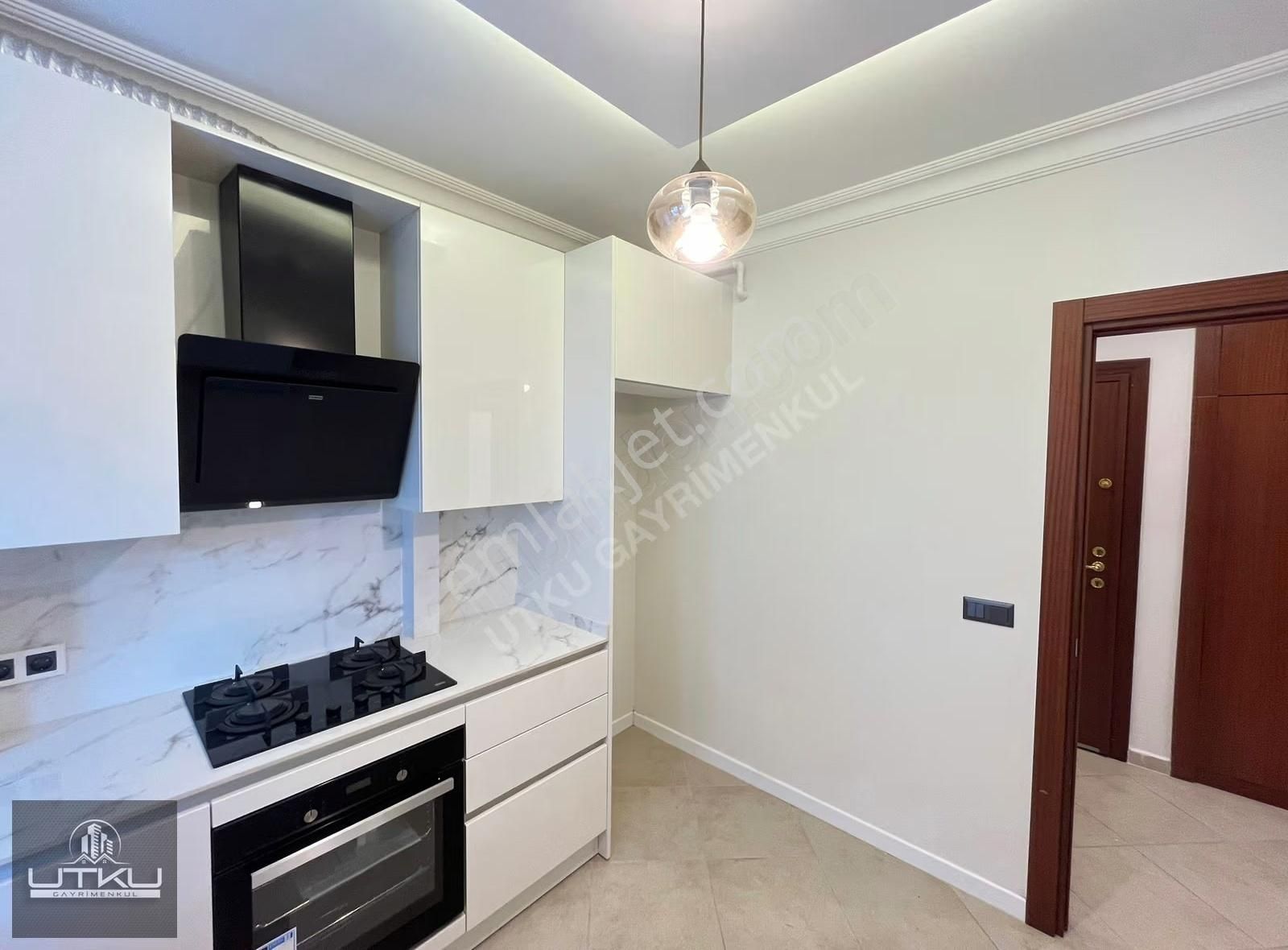 Utkudan Caddebostan Sahil Parselinde Balkonlu 2+1 Satılık Daire - Görsel 10