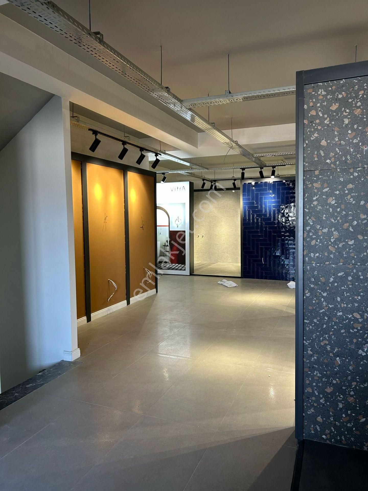 Yalova Ticaret Merkezi'nde Bursa Yoluna Cepheli Satılık Plaza - Görsel 15