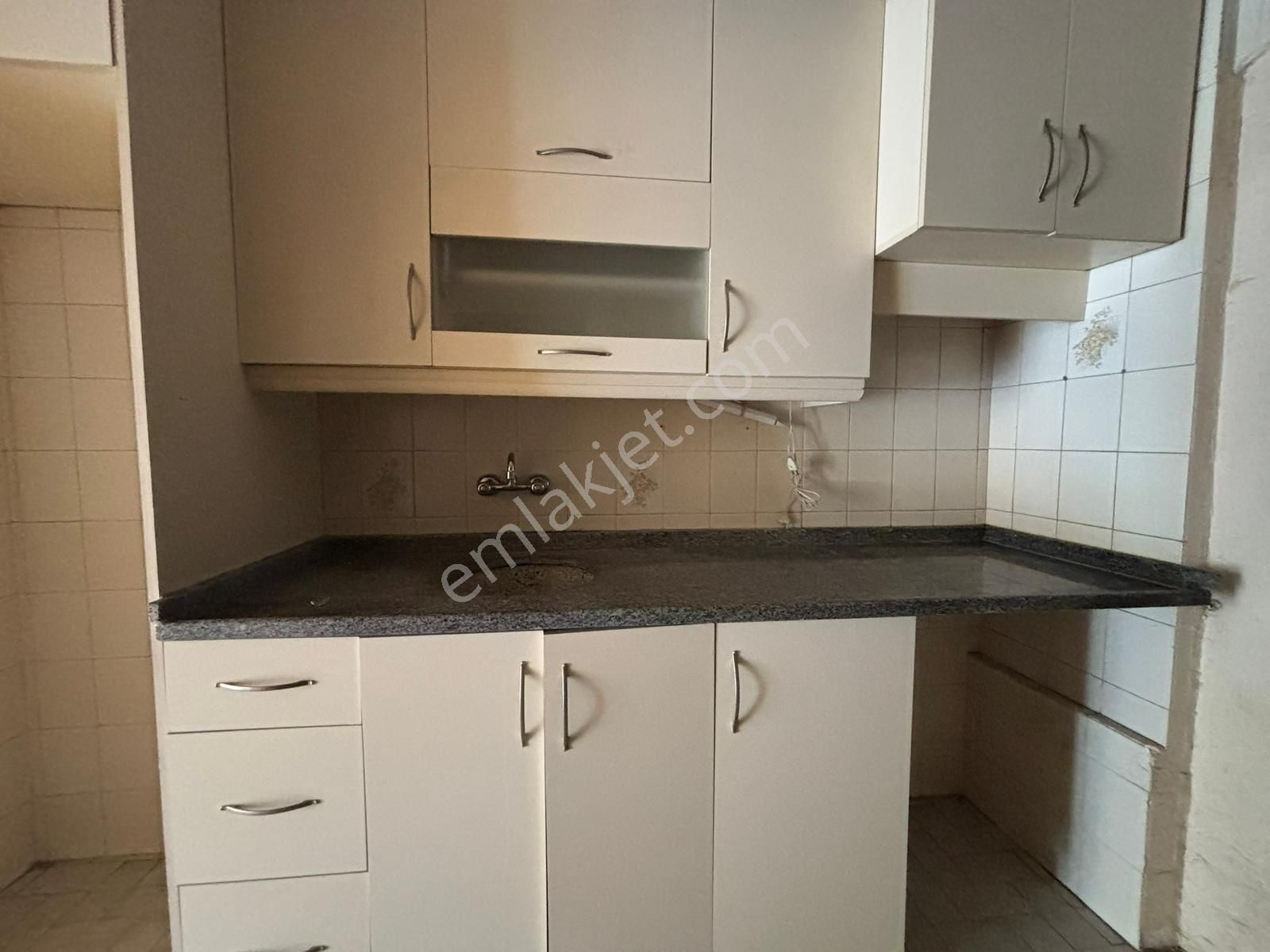 Alsancak Kahramanlarda 1.kat 2+1 90 M2 Asansörlü Boş Satılık Daire - Görsel 13