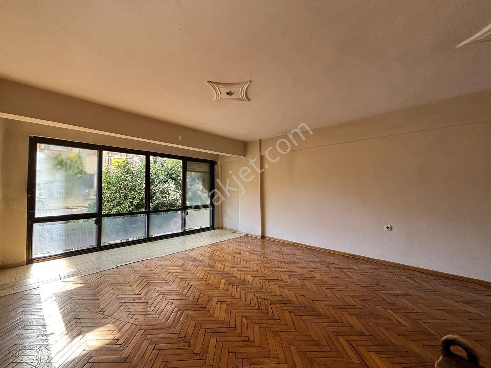 Alsancak Kahramanlarda 1.kat 2+1 90 M2 Asansörlü Boş Satılık Daire - Görsel 4