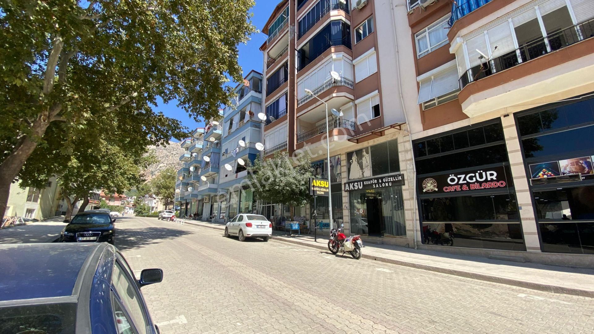 Vip Gayrimenkul Merkezde 3 Katlı, İki Tarafı Yol Cephe Dükkan - Görsel 4