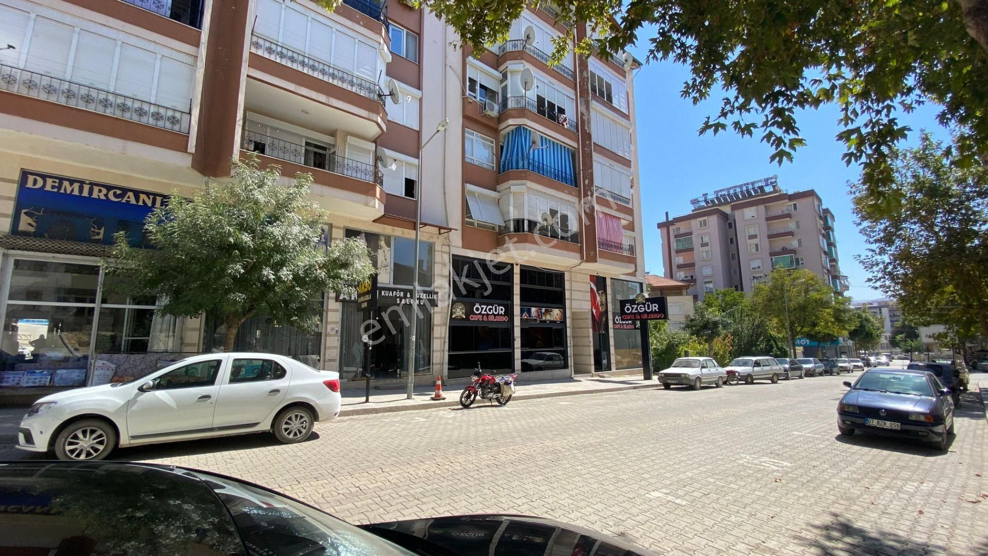 Vip Gayrimenkul Merkezde 3 Katlı, İki Tarafı Yol Cephe Dükkan - Görsel 3