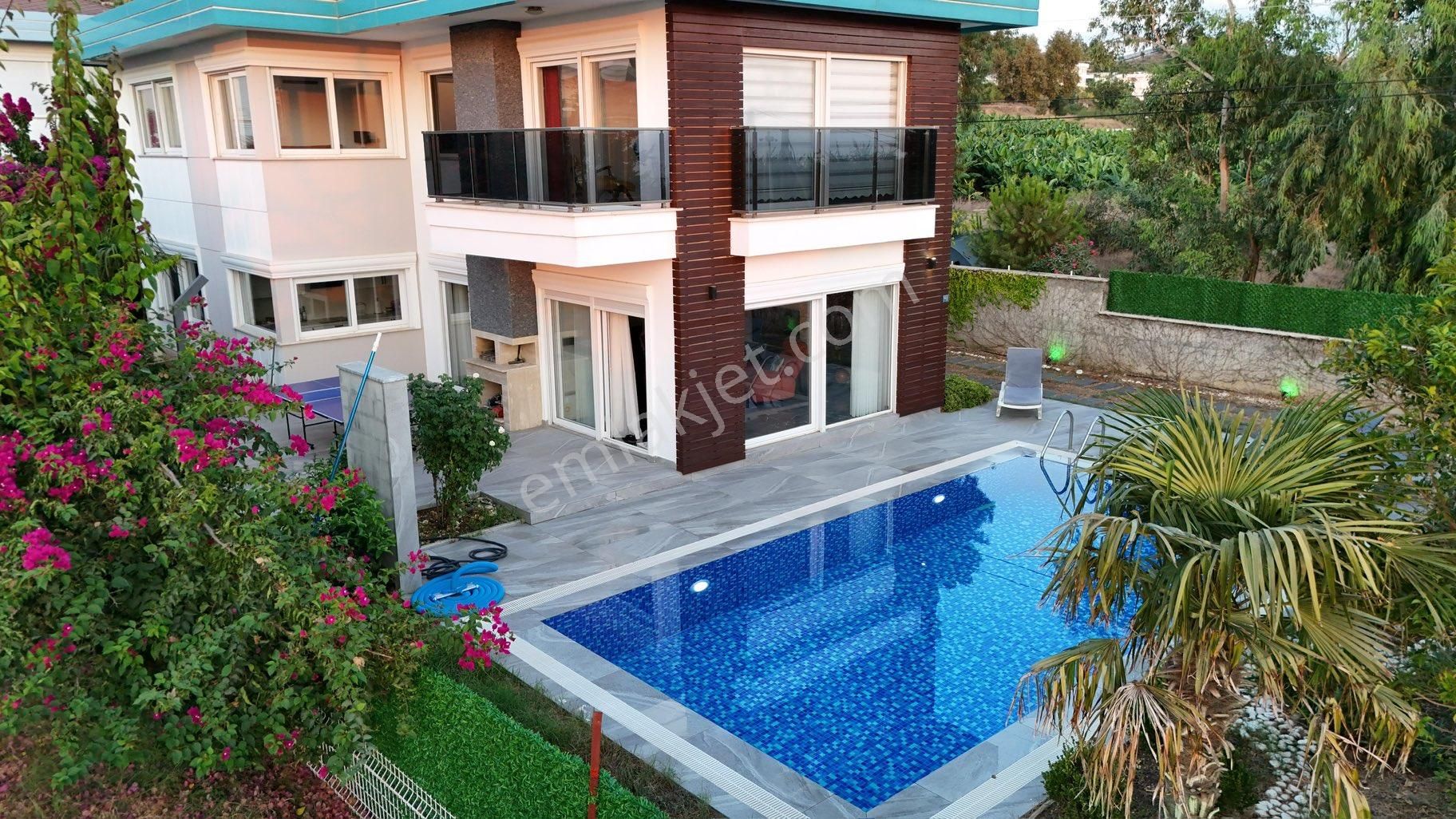 Demirtaş’da Acil Satılık Denize Sıfır Müstakil Villa - Görsel 30