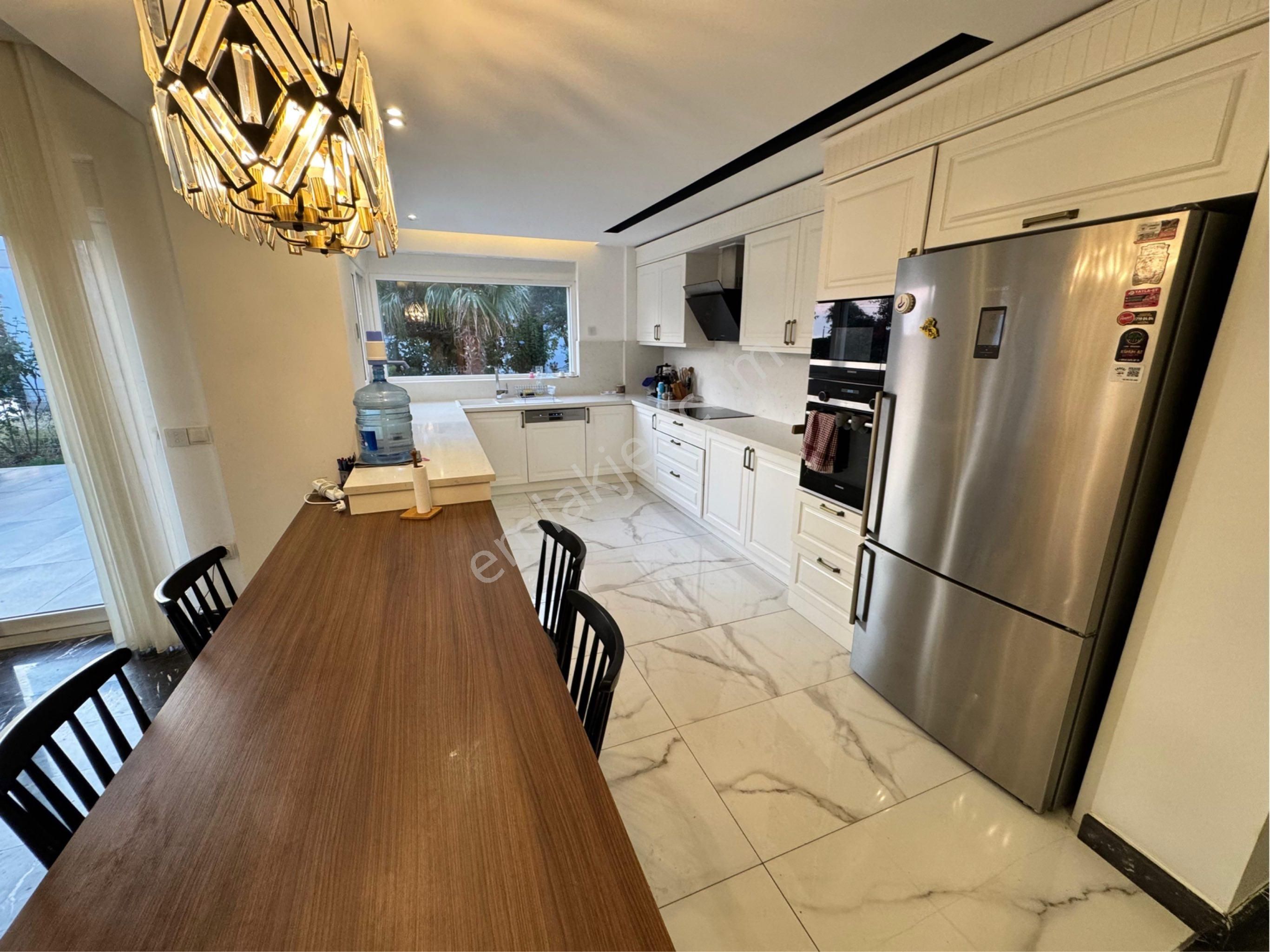 Demirtaş’da Acil Satılık Denize Sıfır Müstakil Villa - Görsel 14