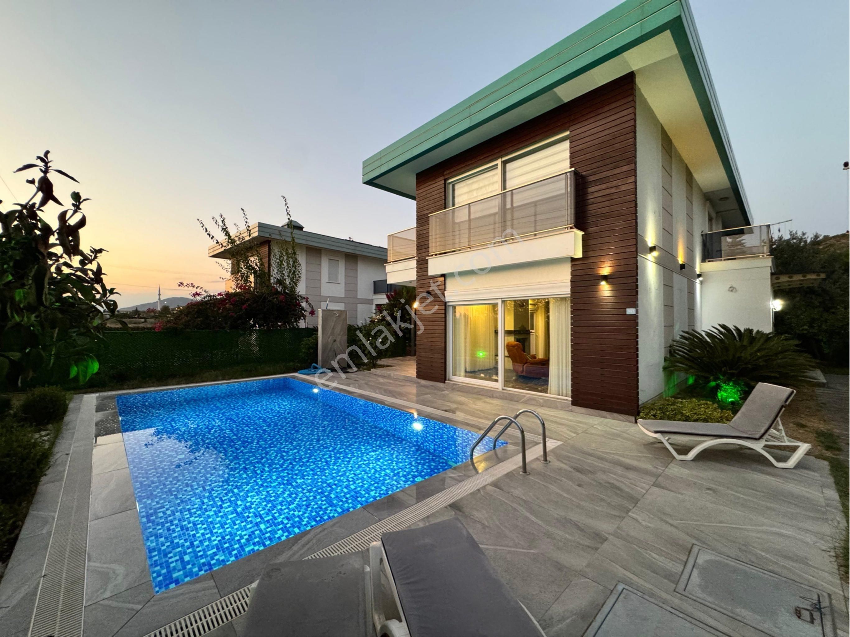 Demirtaş’da Acil Satılık Denize Sıfır Müstakil Villa - Görsel 19