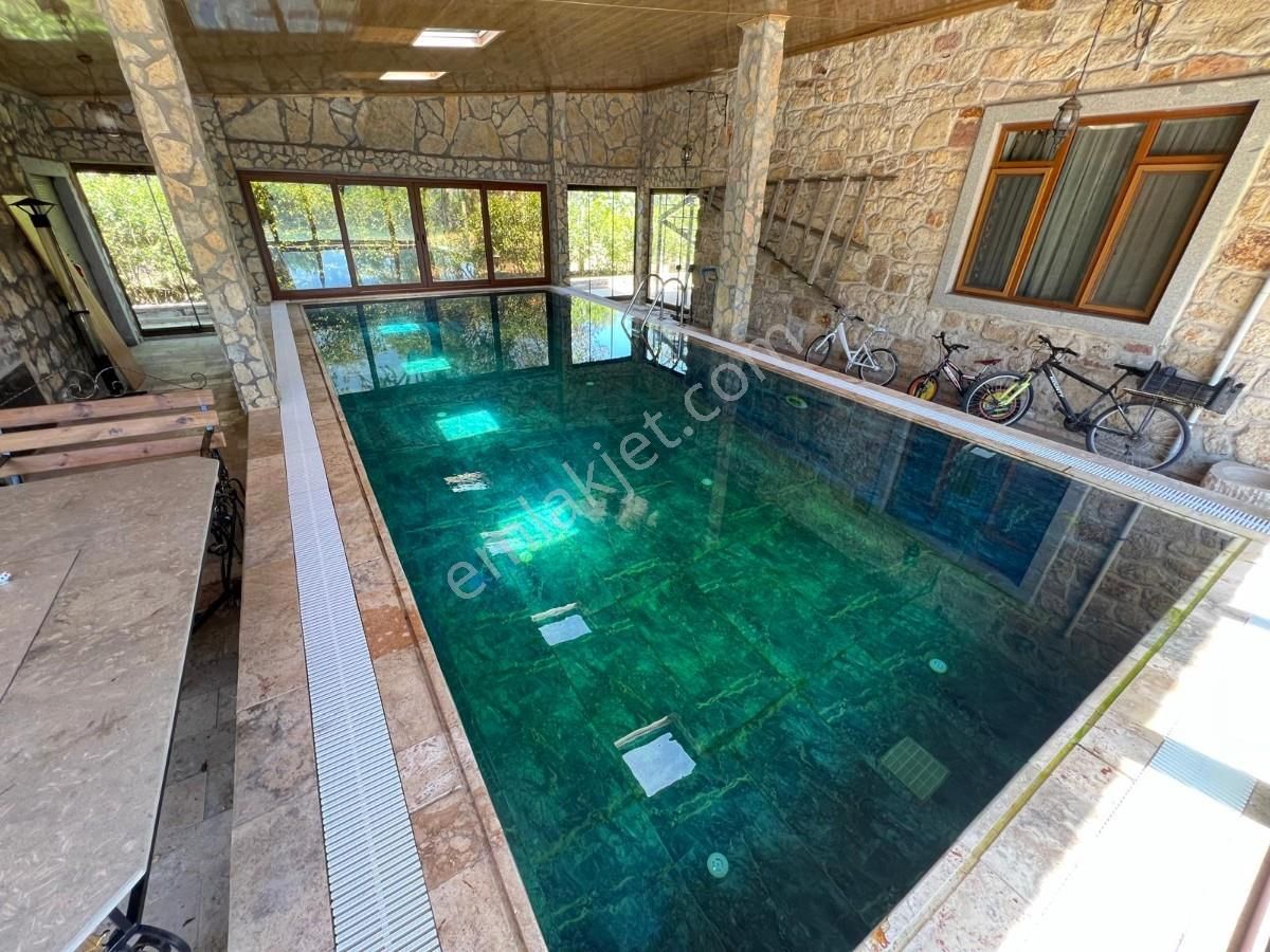 Foçada Satılık Havuzlu Taş Dubleks Villa Ve 2 Adet Bungalov - Görsel 24