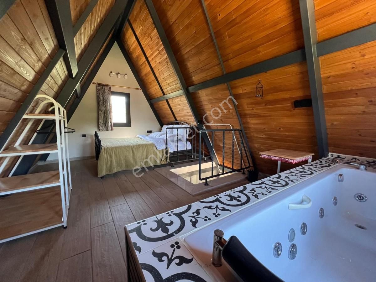 Foçada Satılık Havuzlu Taş Dubleks Villa Ve 2 Adet Bungalov - Görsel 14