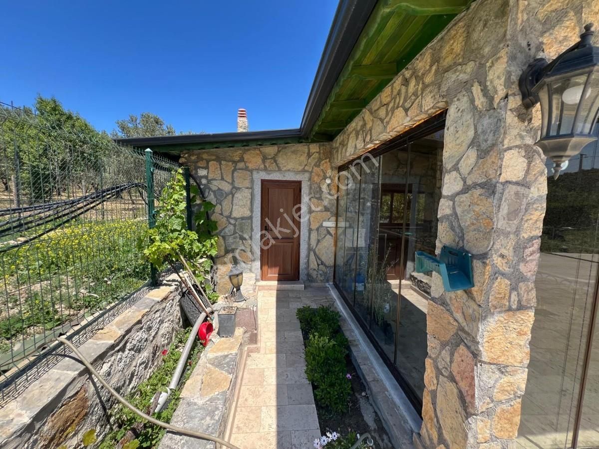 Foçada Satılık Havuzlu Taş Dubleks Villa Ve 2 Adet Bungalov - Görsel 3