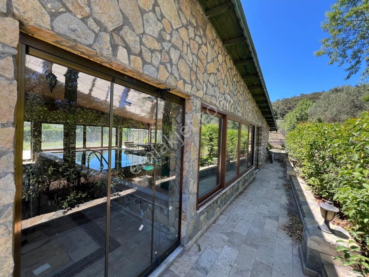 Foçada Satılık Havuzlu Taş Dubleks Villa Ve 2 Adet Bungalov - Görsel 2