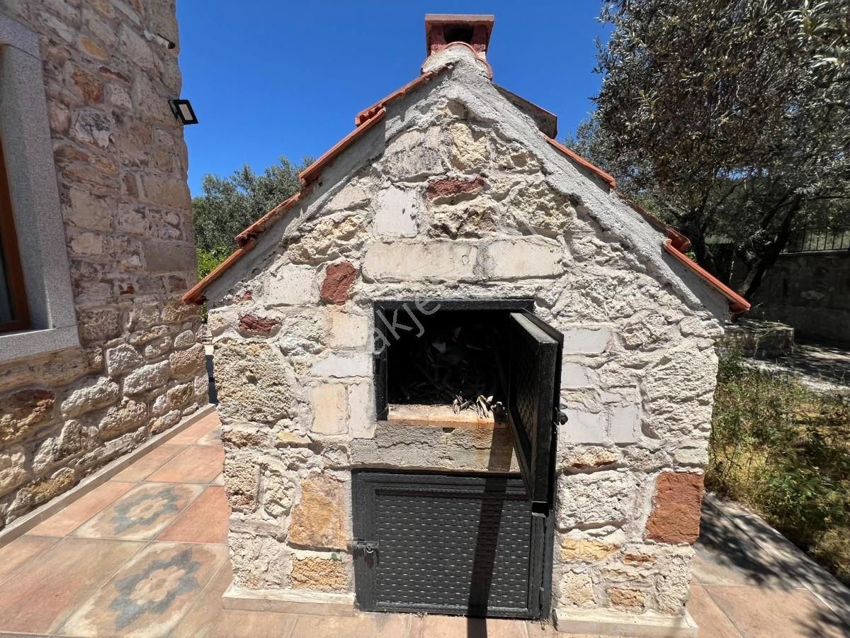 Foçada Satılık Havuzlu Taş Dubleks Villa Ve 2 Adet Bungalov - Görsel 29