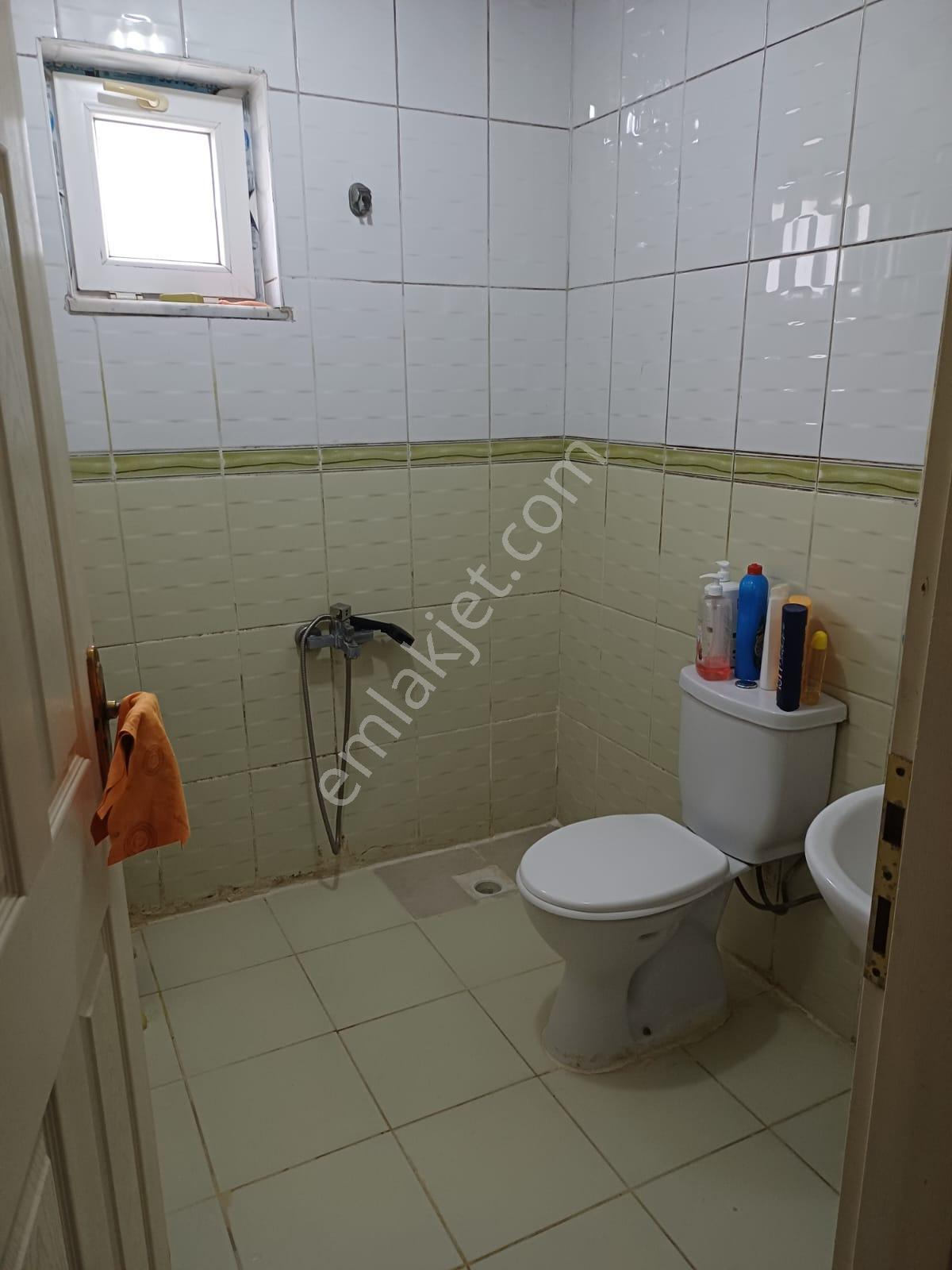 Arkadaş Emlaktan Bahçelievler Şenyurtta 1.kat 3+1 Satılık Daire 2.950.000 Tl - Görsel 3