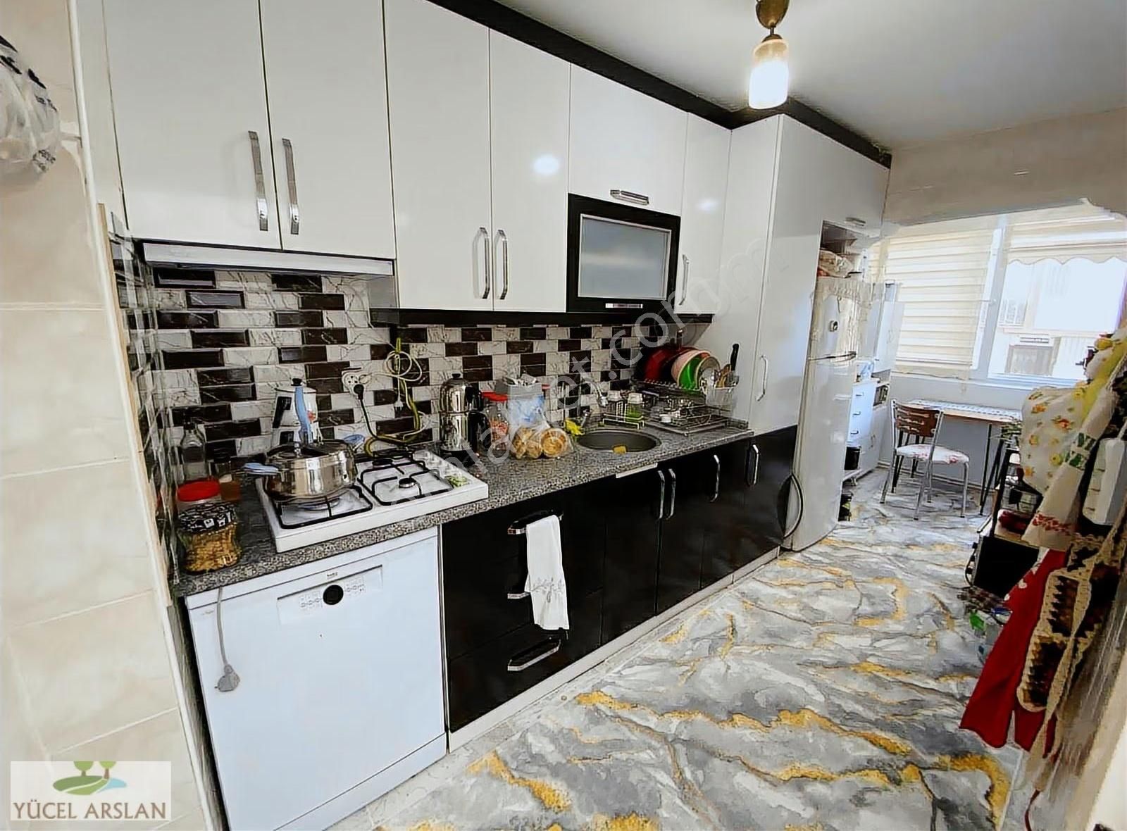 Çiğli Cumhuriyet'te Satılık 3+1 Daire İçi Yapılı - Görsel 10