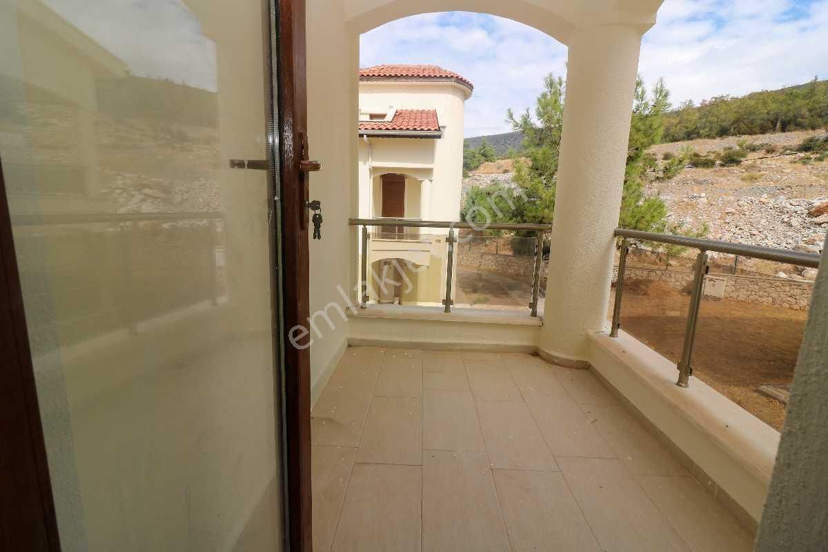 🌲 Akbük Merkezde Çam Ormanları İçinde, Havuzlu Sitede Denize Yakın Villa 🌊 - Görsel 16