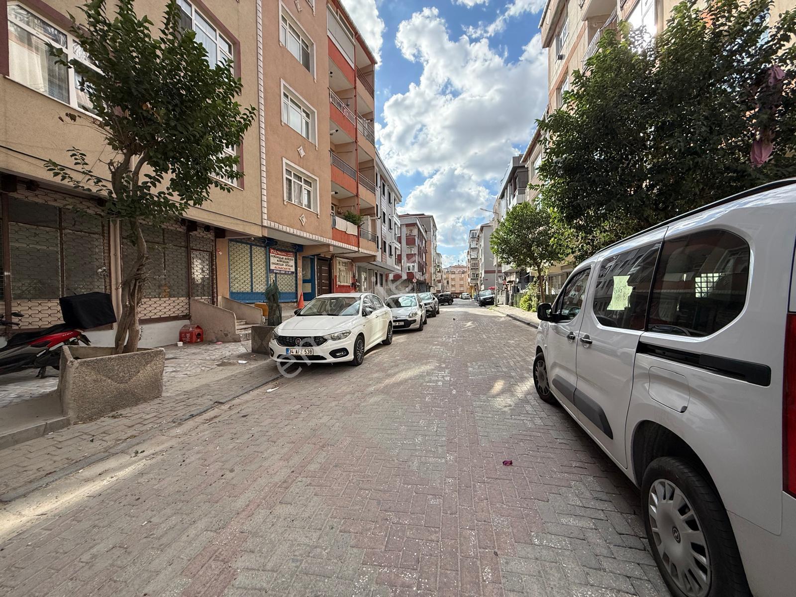 Güngören'de Kensel Masrafı Olmayan 60m2 1+1 Bahçe Katı - Görsel 3