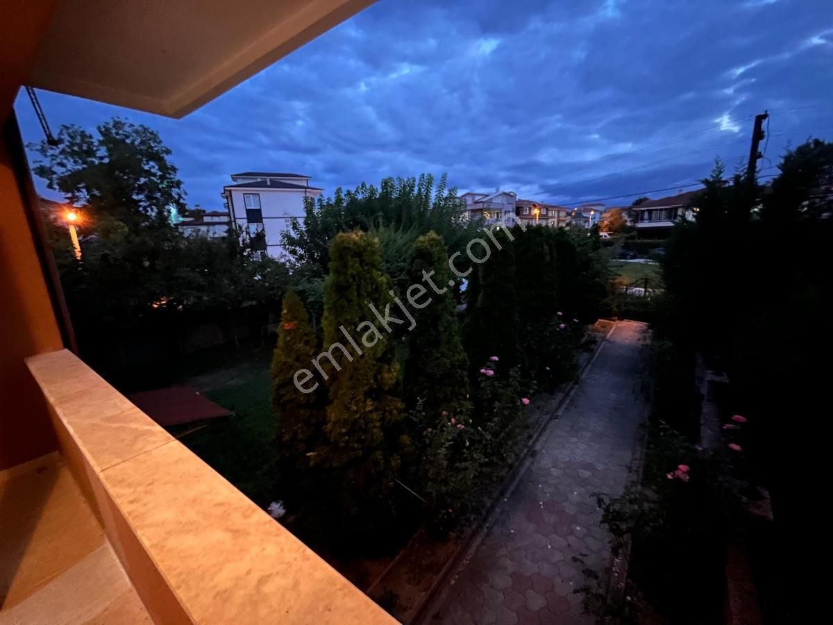 Adapazarı Yağcılar Mahallesinde Geniş Metrekareli Kiralık Daire - Görsel 17