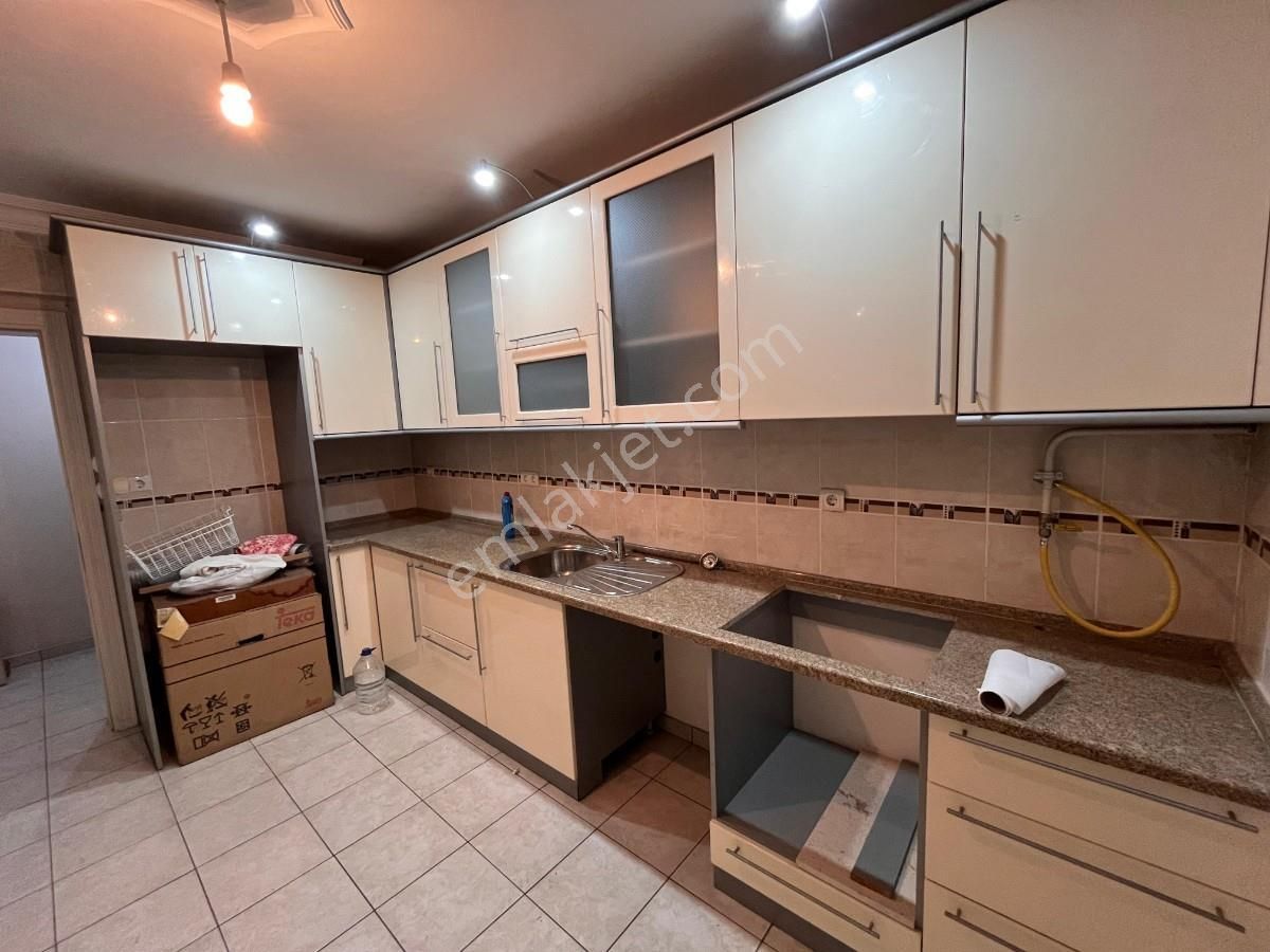 Adapazarı Yağcılar Mahallesinde Geniş Metrekareli Kiralık Daire