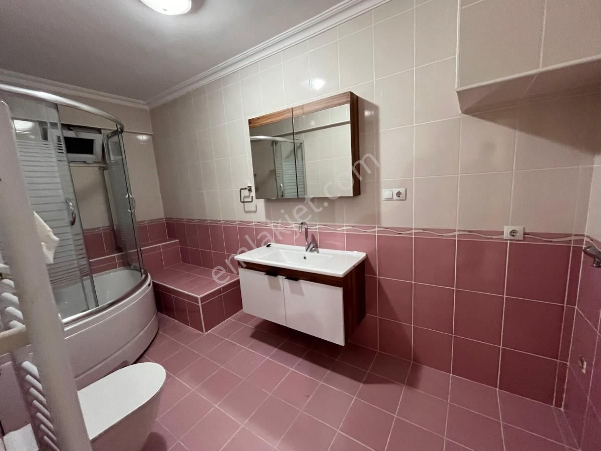 Adapazarı Yağcılar Mahallesinde Geniş Metrekareli Kiralık Daire - Görsel 18