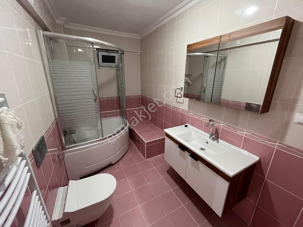 Adapazarı Yağcılar Mahallesinde Geniş Metrekareli Kiralık Daire - Görsel 5