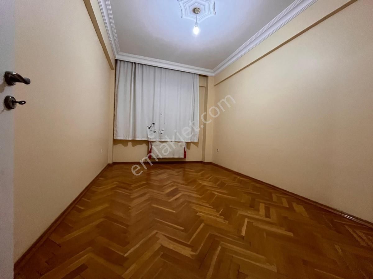 Adapazarı Yağcılar Mahallesinde Geniş Metrekareli Kiralık Daire - Görsel 16