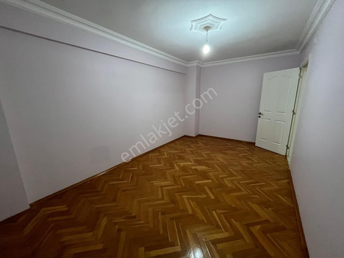 Adapazarı Yağcılar Mahallesinde Geniş Metrekareli Kiralık Daire - Görsel 6