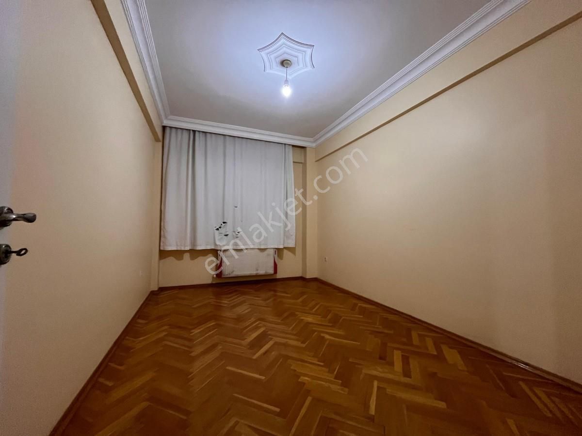 Adapazarı Yağcılar Mahallesinde Geniş Metrekareli Kiralık Daire - Görsel 7