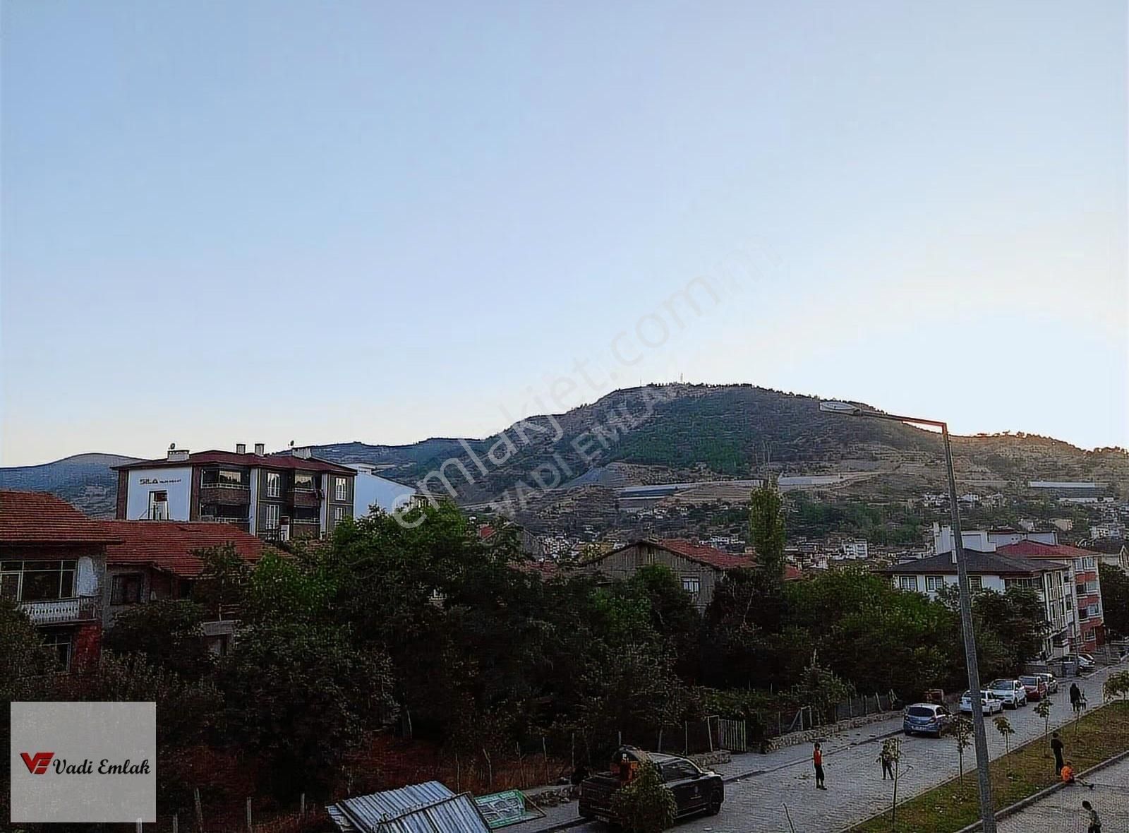 Vadi Emlak'tan Çay'da 3+1 Satılık Büyük Daire Süper Konummmm - Görsel 23