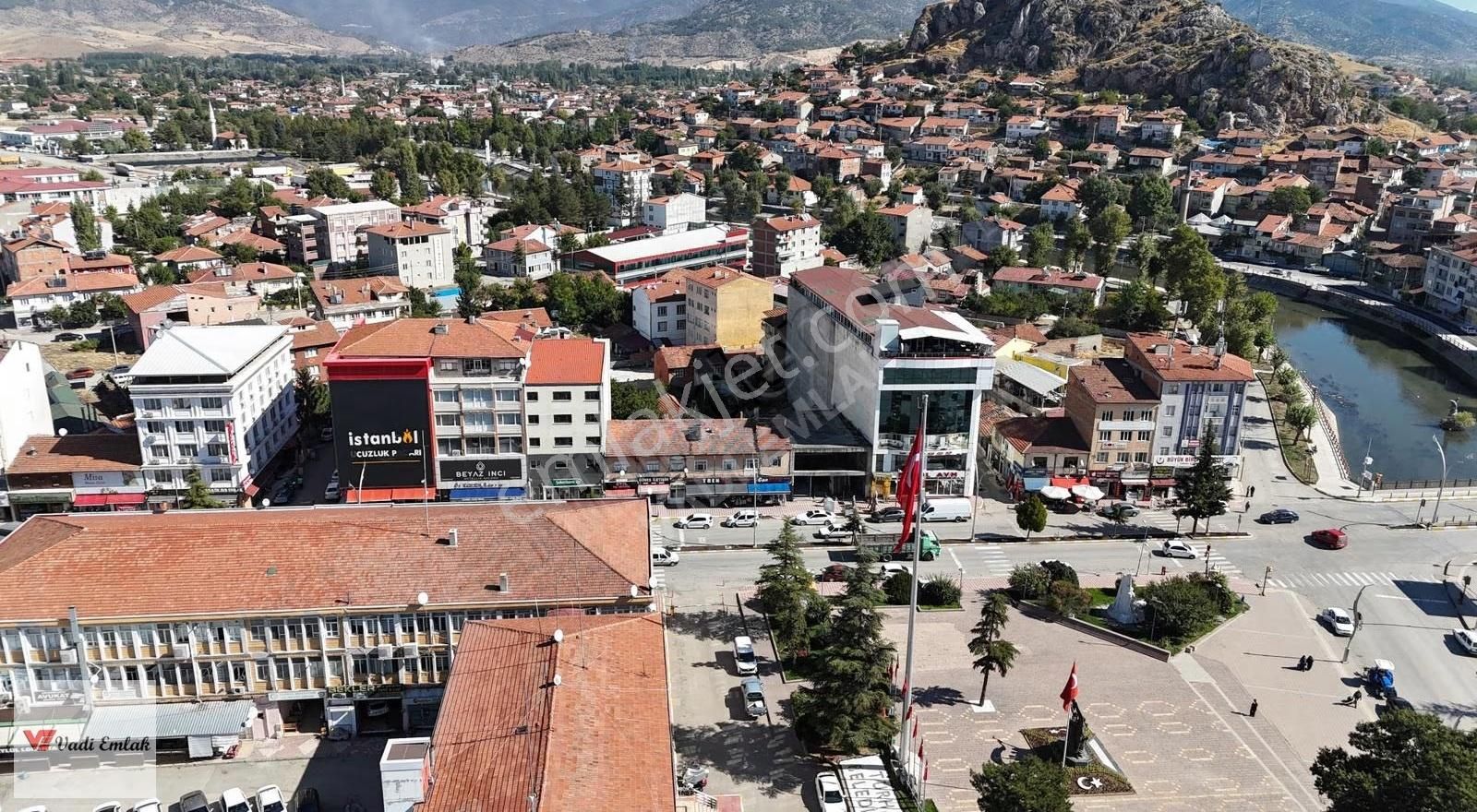 Vadi Emlak'tan Şehrin Merkezinde Ticari İmarlı Satılık Arsa - Görsel 5