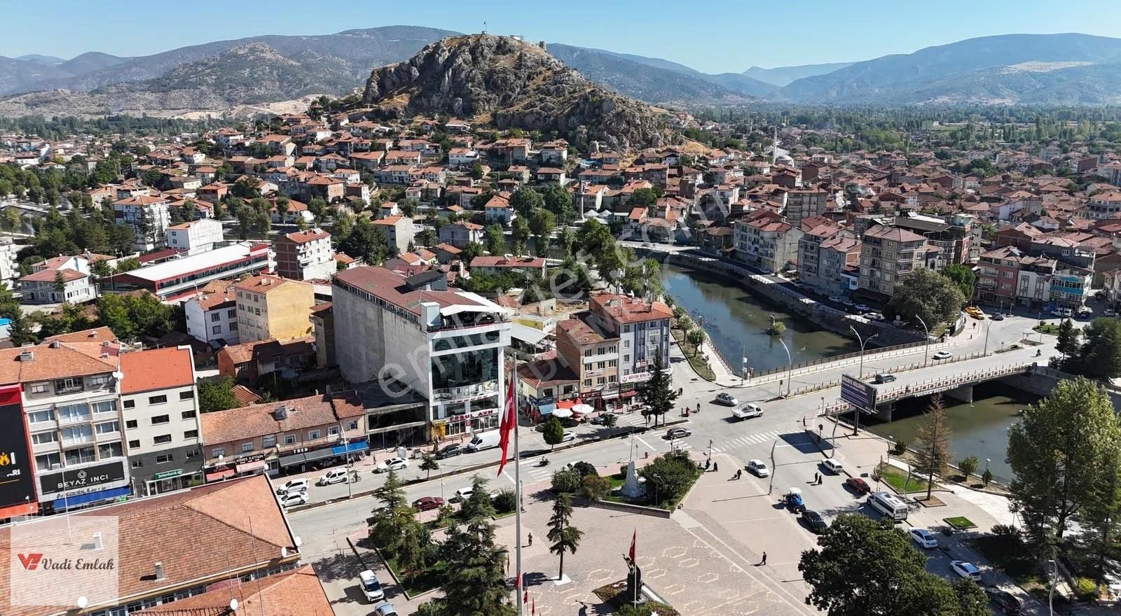 Vadi Emlak'tan Şehrin Merkezinde Ticari İmarlı Satılık Arsa - Görsel 14