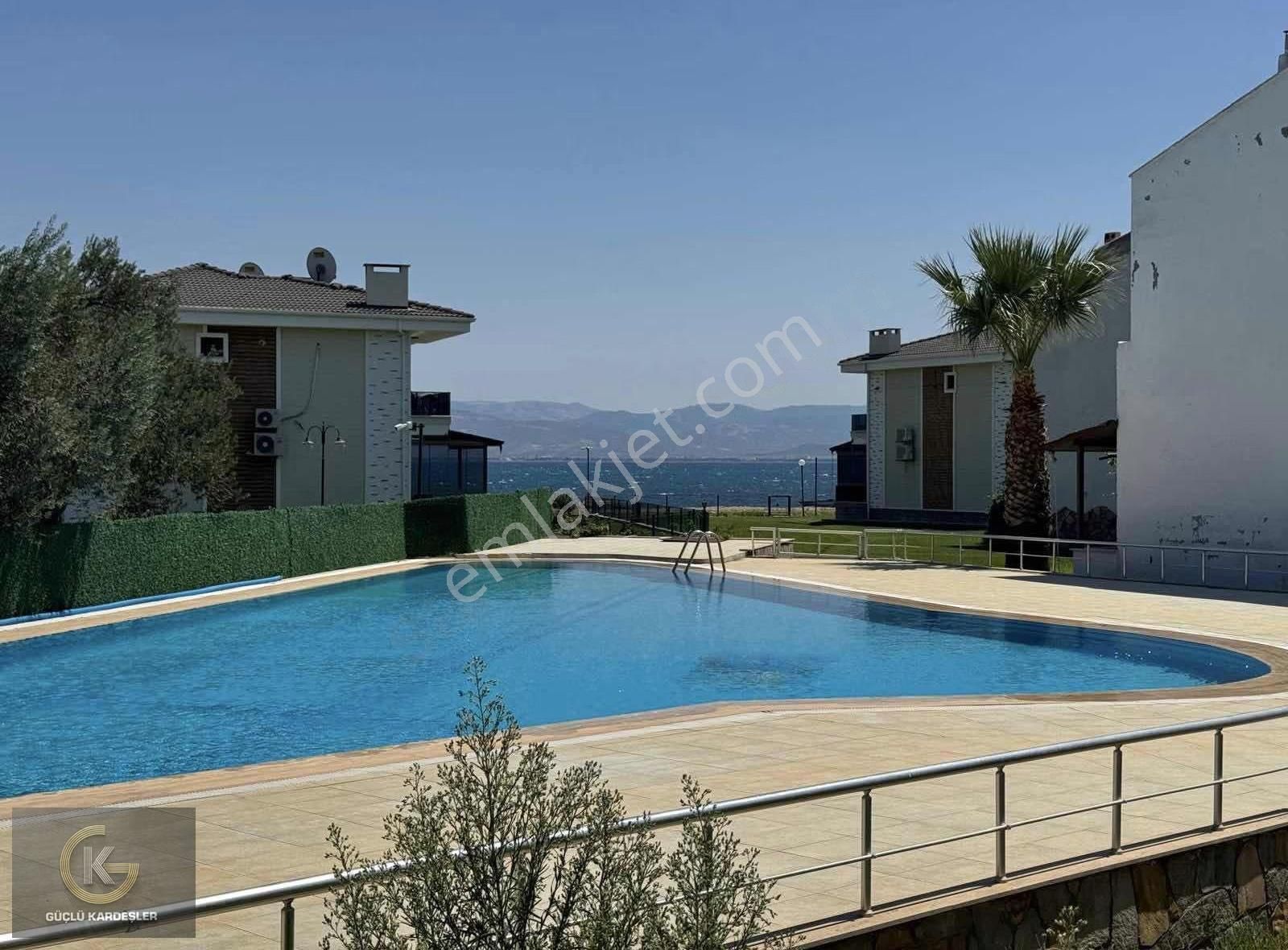 Güçlü Kardeşler Denize Sıfır 4+1 Manzaralı Ön Cephe Villa - Görsel 3