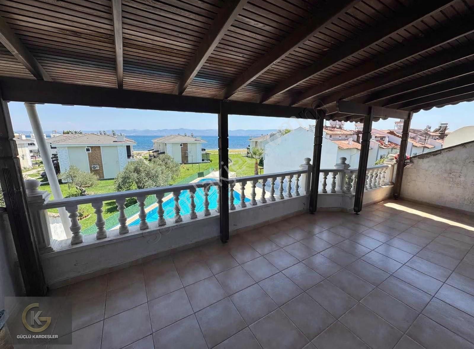 Güçlü Kardeşler Denize Sıfır 4+1 Manzaralı Ön Cephe Villa - Görsel 20