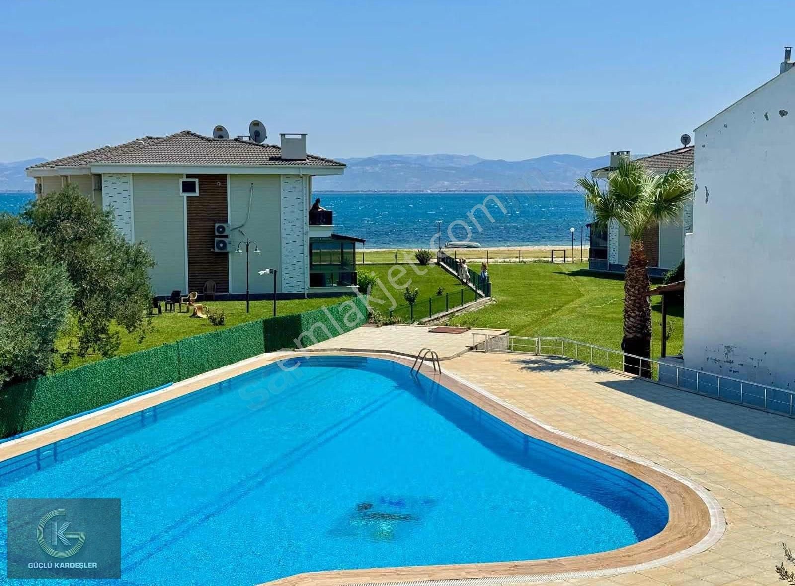 Güçlü Kardeşler Denize Sıfır 4+1 Manzaralı Ön Cephe Villa - Görsel 22