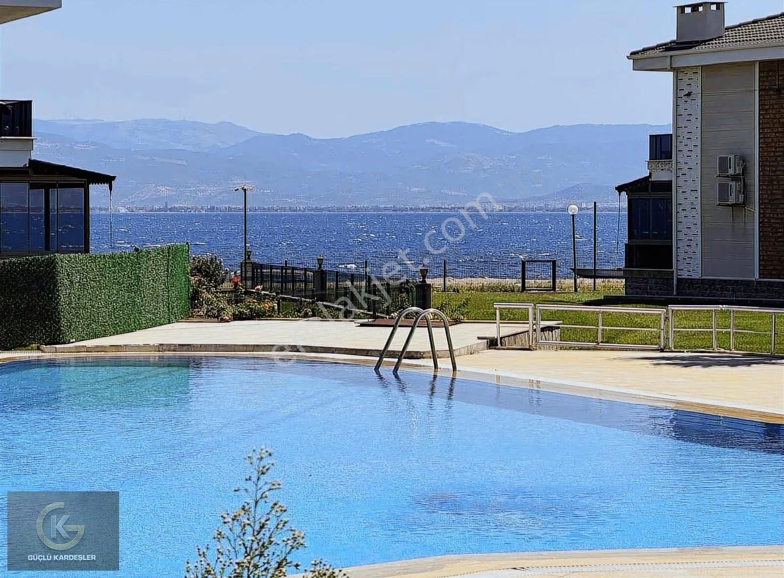 Güçlü Kardeşler Denize Sıfır 4+1 Manzaralı Ön Cephe Villa - Görsel 19