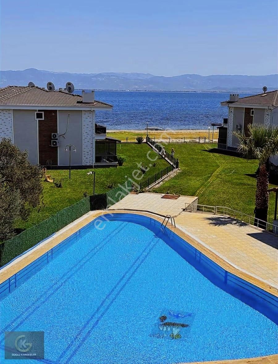 Güçlü Kardeşler Denize Sıfır 4+1 Manzaralı Ön Cephe Villa - Görsel 2