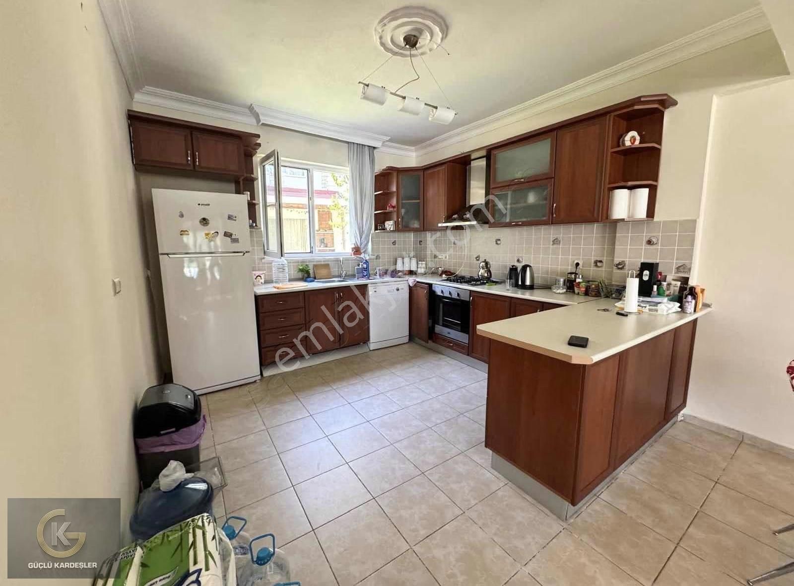 Güçlü Kardeşler Denize Sıfır 4+1 Manzaralı Ön Cephe Villa - Görsel 13