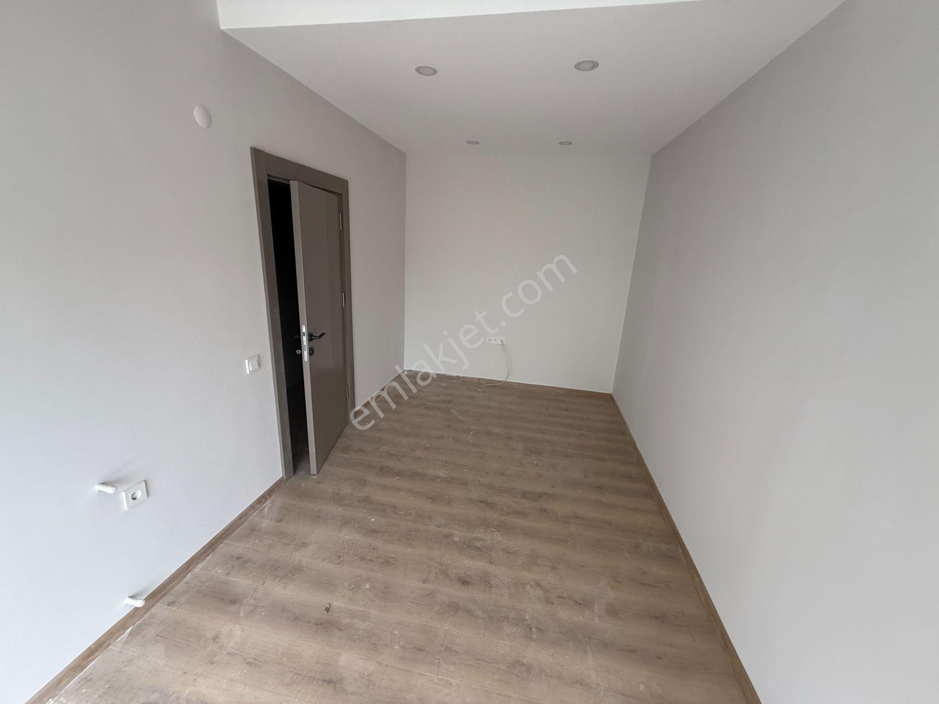 Hastaneye Yürüme Mesafesinde Geniş Kullanışlı 1+1 Dubleks - Görsel 12