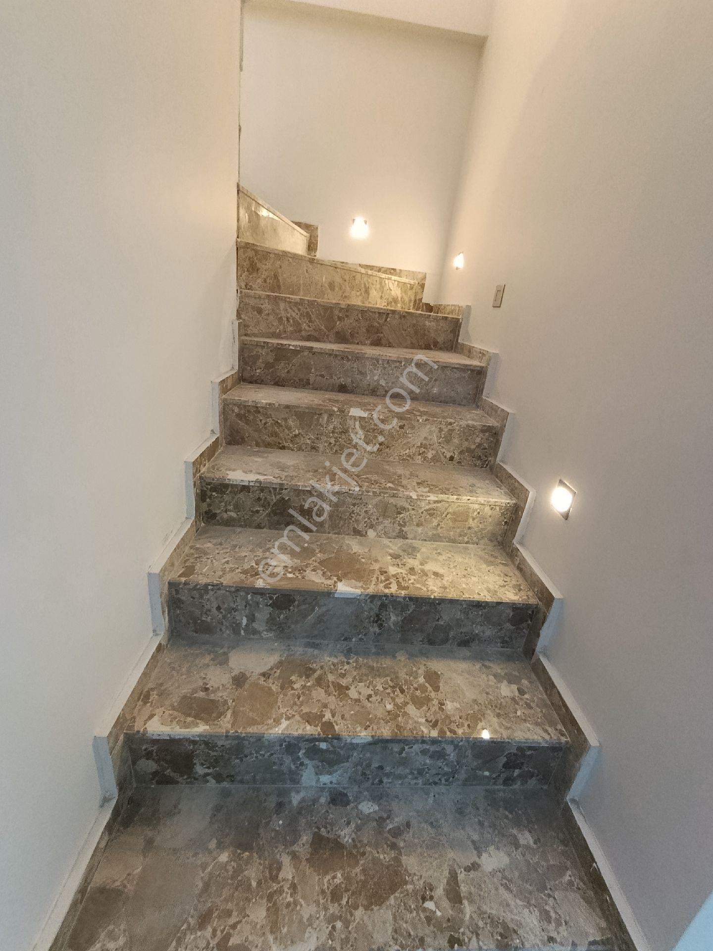 Didim Efeler Mahallesinde Satılık 3+1 Bahçeli Sıfır Yapılmış Denize Yakın Villa Satıyoruz - Görsel 13