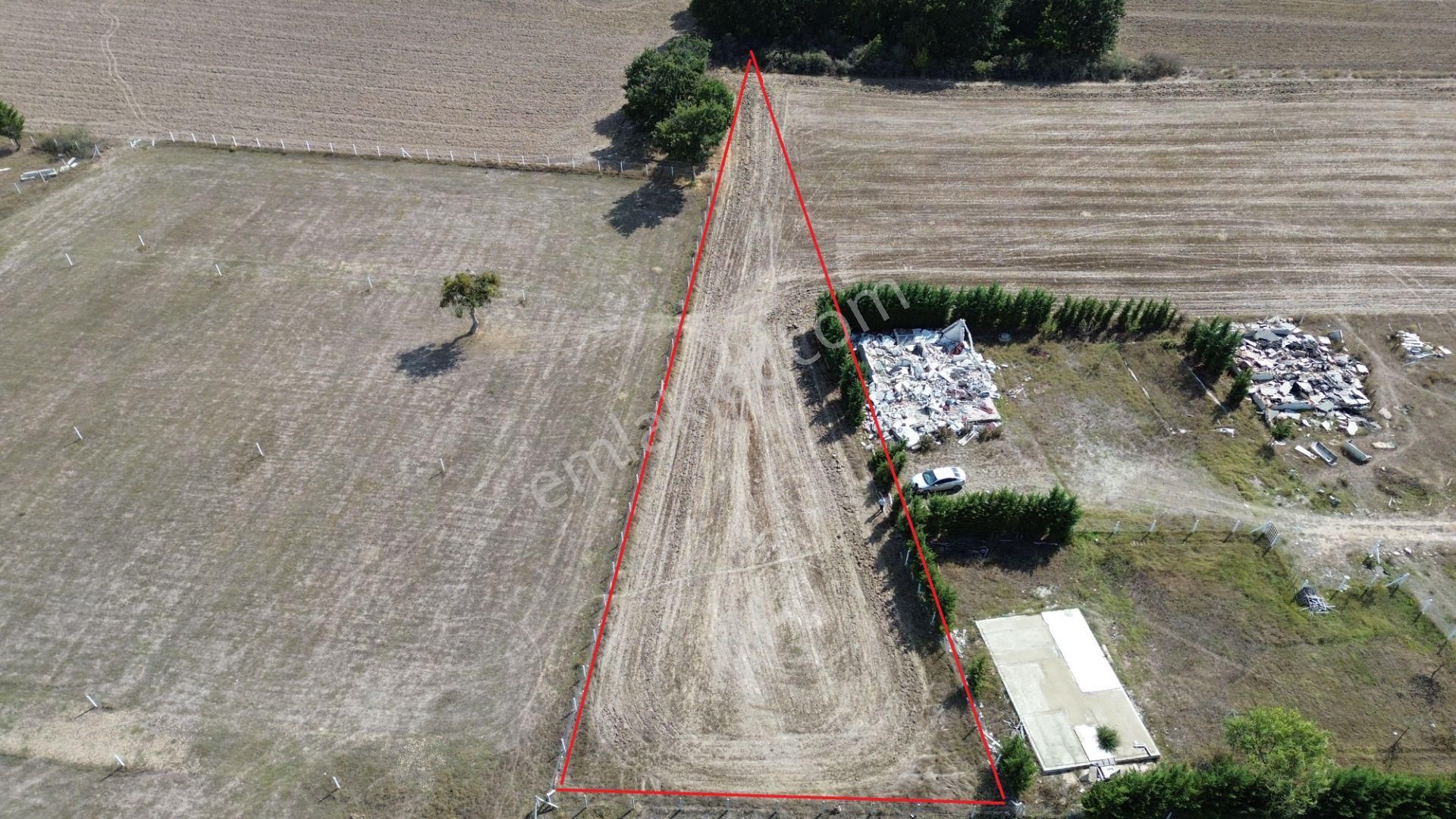 🌿 Çatalca Hallaçlı Mahallesi’nde 1540 M² Tek Tapu Satılık Tarla